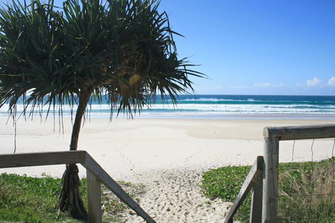 WAVES 203 ON CURRUMBIN - Accommodation Yamba 0