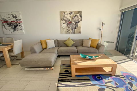 Waves Maroochy River - Accommodation Yamba 1