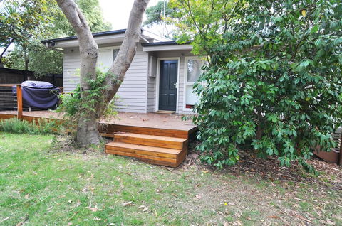 WAVES ON FLORIDA - SURF SIDE - Accommodation Yamba 0