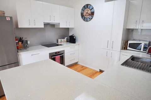 WAVES ON FLORIDA - SURF SIDE - Accommodation Yamba 2