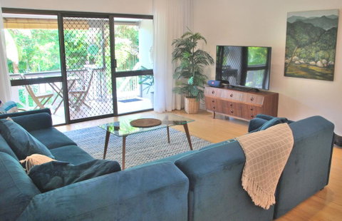 Wayfarer Apartment, In The Heart Of Port Douglas - Accommodation Yamba 3