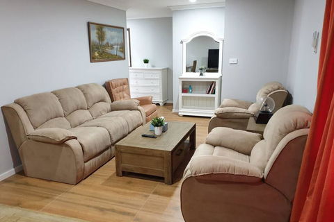 Weaver Heaven - Accommodation Yamba 0