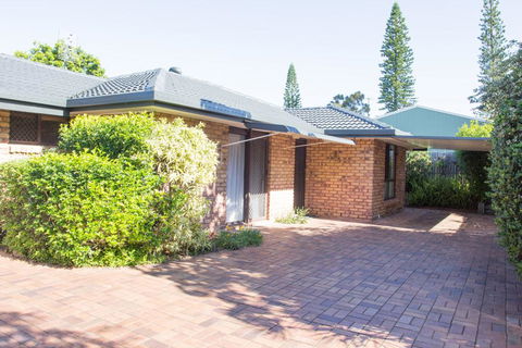 Wellington Parade 1/15a, Shelly Beach, Caloundra - Accommodation Yamba 1