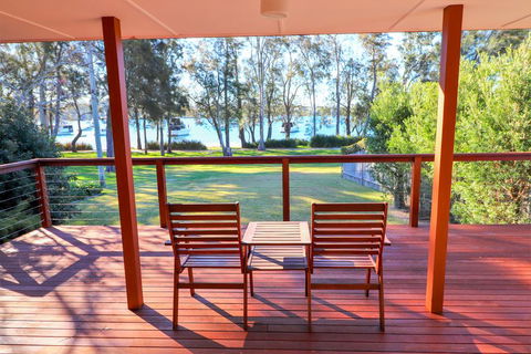 Wemberley Lakehouse - Accommodation Yamba 0