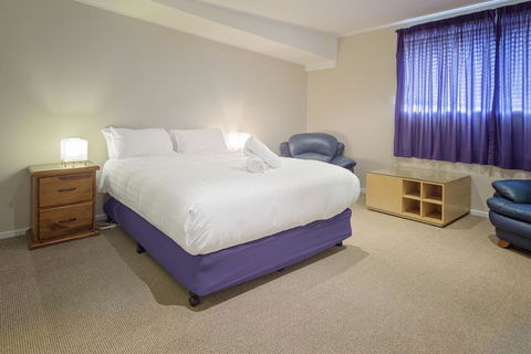 Wendaleigh 8 - Central Unit - Accommodation Yamba 1