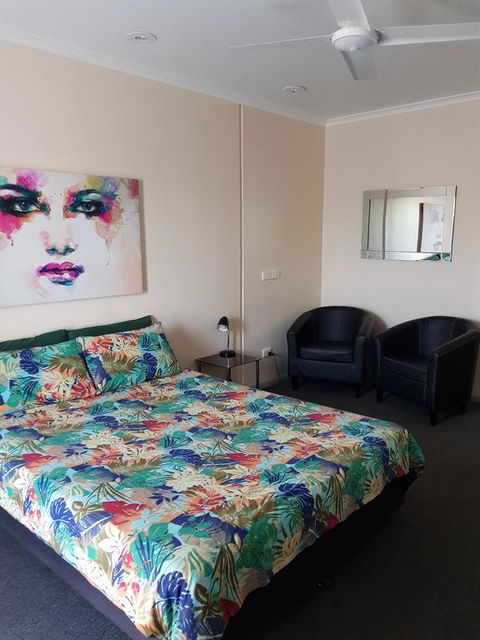 Wentworth Central Motor Inn - Accommodation Yamba 3