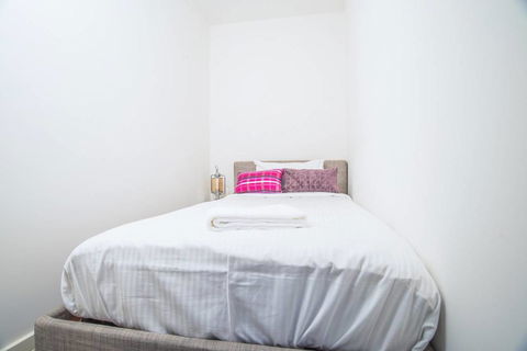 Wentworth Point 2Beds1Study2Bath Brand New APT - Accommodation Yamba 3
