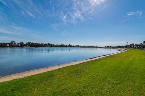 West Lakes Townhouse - Accommodation Yamba 3
