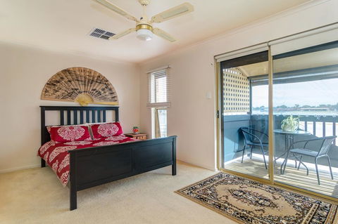West Lakes Townhouse - Accommodation Yamba 0