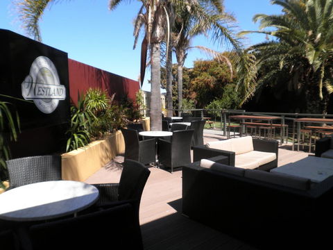 Westland Hotel Motel - Accommodation Yamba 2