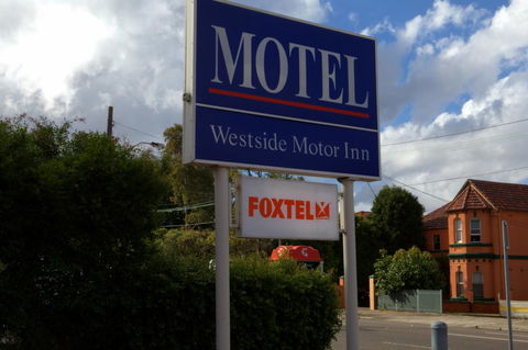 Westside Motor Inn - Accommodation Yamba 0