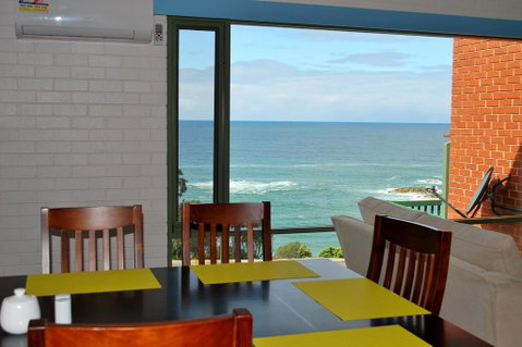 Whalevue - Unit 2 - Accommodation Yamba 2