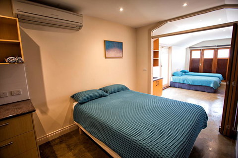 WHARF COTTAGE - Accommodation Yamba 2