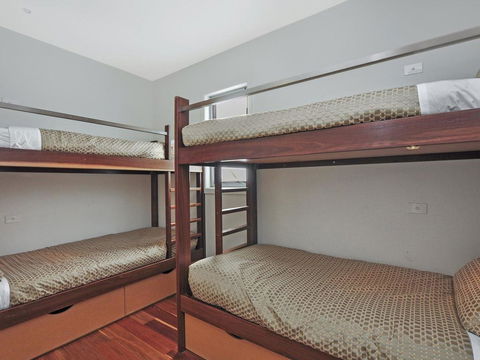 Whispers - Accommodation Yamba 1