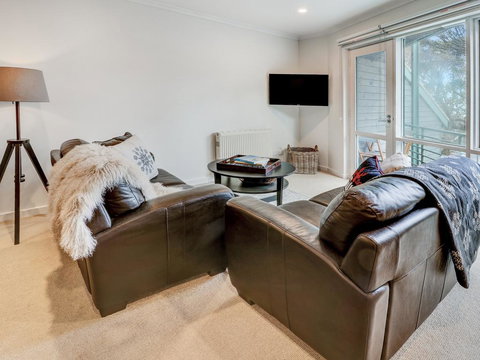 Whistler 5 - Accommodation Yamba 2