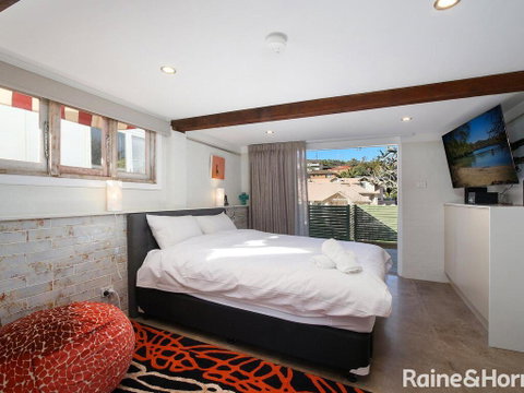 White Beach Studio - 42a Ash Street - Accommodation Yamba 3