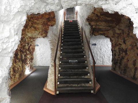 White Cliffs Underground - Accommodation Yamba 2