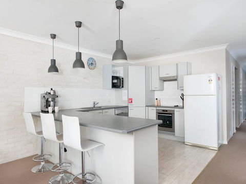 White Sands @ Fingal Bay - Accommodation Yamba 0