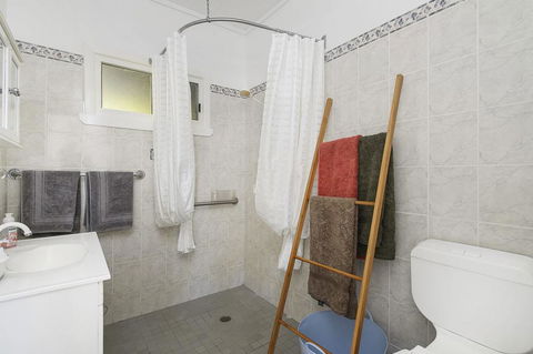 Whitecaps, 26 East Street - Accommodation Yamba 3