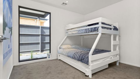 WHITEHAVEN - MORNINGTON - Accommodation Yamba 3