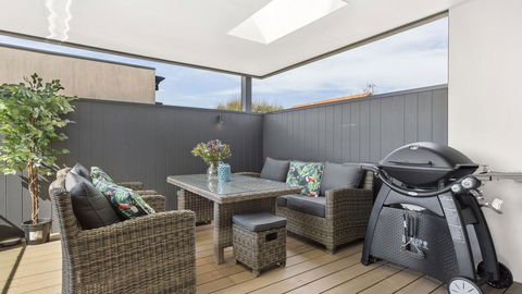 WHITEHAVEN - MORNINGTON - Accommodation Yamba 2
