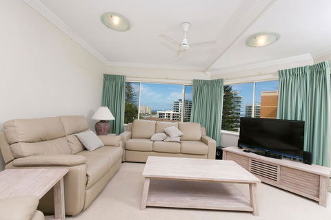 Whitesands, Unit 402, 34-38 North Street - Accommodation Yamba 2