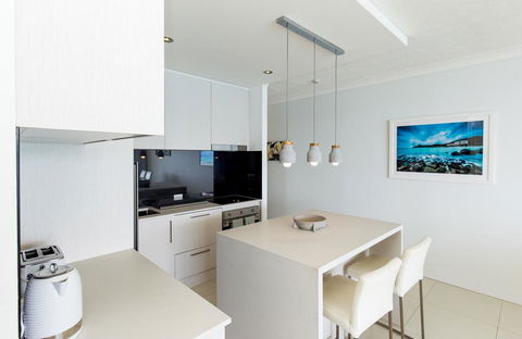 Whitsunday Apartment 1306 - Accommodation Yamba 1