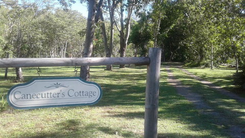 Whitsunday Cane Cutters Cottage - Accommodation Yamba 1
