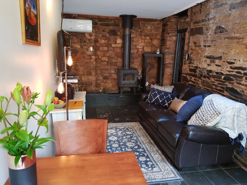 William Hunt's Retreat - Redwood Studio - Accommodation Yamba 0