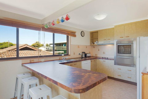 Williams Wonder - Large Beach House - Accommodation Yamba 2