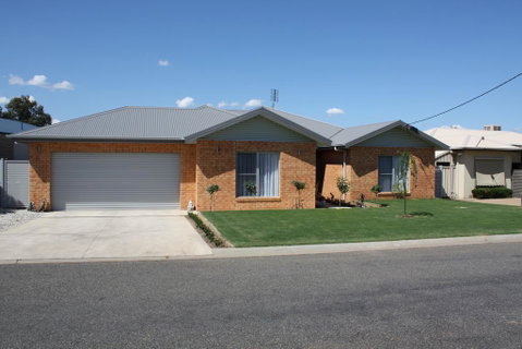 Willow Island - Waterfront - Accommodation Yamba 2