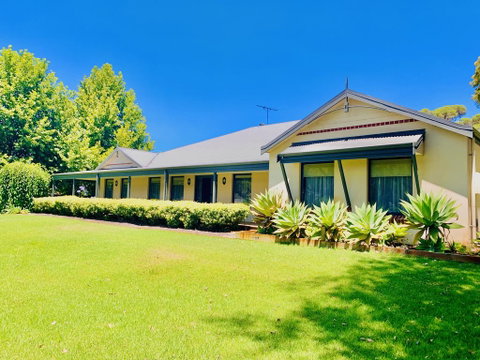Willow Lodge - Accommodation Yamba 0