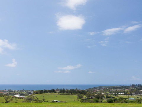 Willowview - Coastal Retreat, Stunning Views - Accommodation Yamba 1