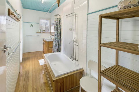 Windsong - Pet Friendly, Wifi And Close To Water - Accommodation Yamba 2