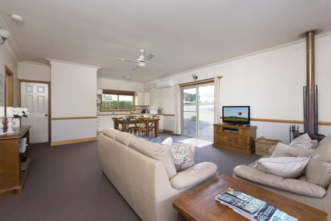 Windsors Edge Cottage Pokolbin - Accommodation Yamba 3