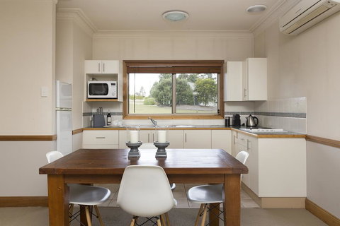 Windsors Edge Cottage Rothbury - Accommodation Yamba 3