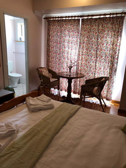 Wine Country Drive Guest House - Accommodation Yamba 1