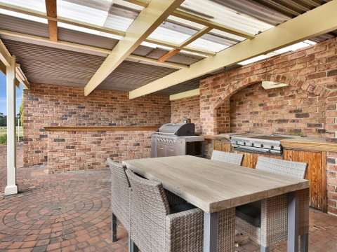 Wine Country Homestead Estate - Accommodation Yamba 1