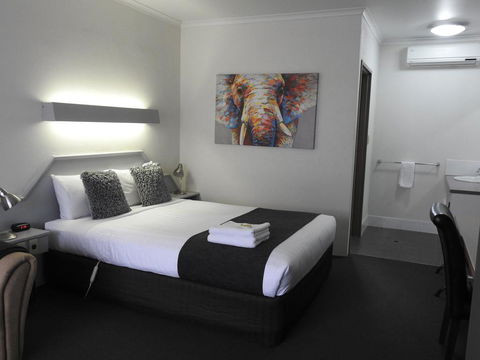 Wine Village Motor Inn - Accommodation Yamba 1