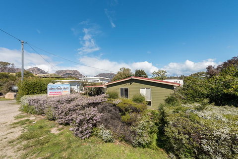 Wineglass - Accommodation Yamba 0