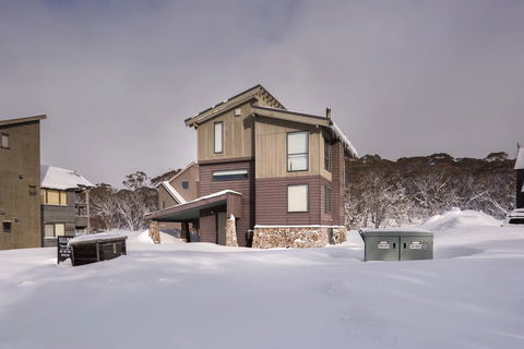 Winterfell - Accommodation Yamba 0