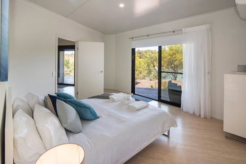 Wirraway Luxury Chalet - Accommodation Yamba 2