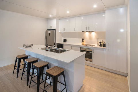 Wirraway Luxury Chalet - Accommodation Yamba 1