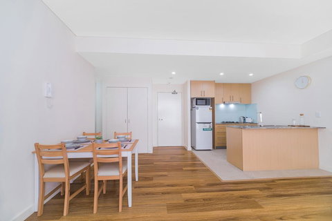 Wolli Creek Airport Serviced 2 Bedroom Apartment - Accommodation Yamba 3