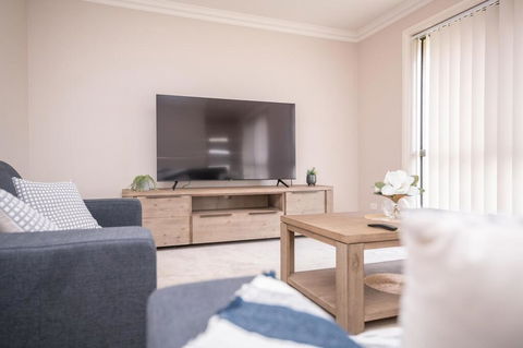 Wonderful Windred Modern, Comfy, Quiet - Accommodation Yamba 3