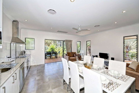Woodgate Beach Houses - Accommodation Yamba 2