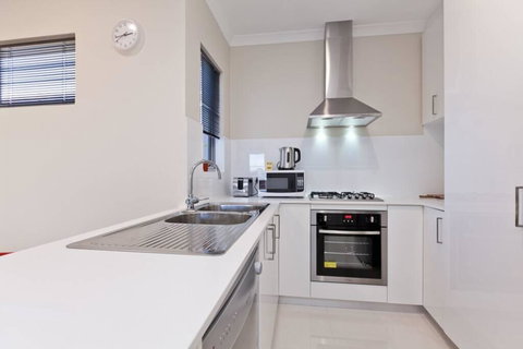 Woodlands - Home With A View - Accommodation Yamba 3