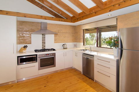 Woodstone Possum Cottage - Accommodation Yamba 1