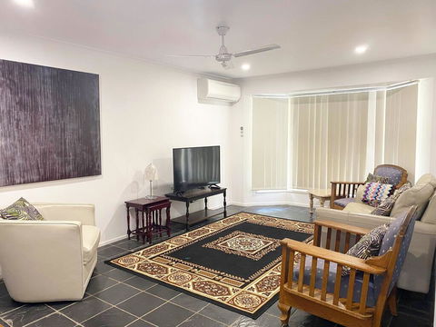 Woorim Secluded Palms Cottage - Accommodation Yamba 2
