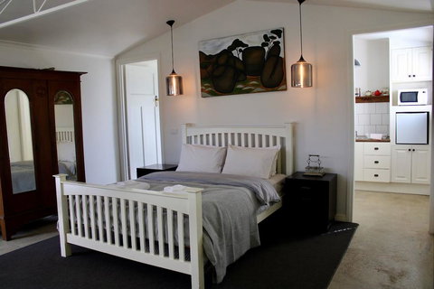 Wormwood Studio - Accommodation Yamba 1